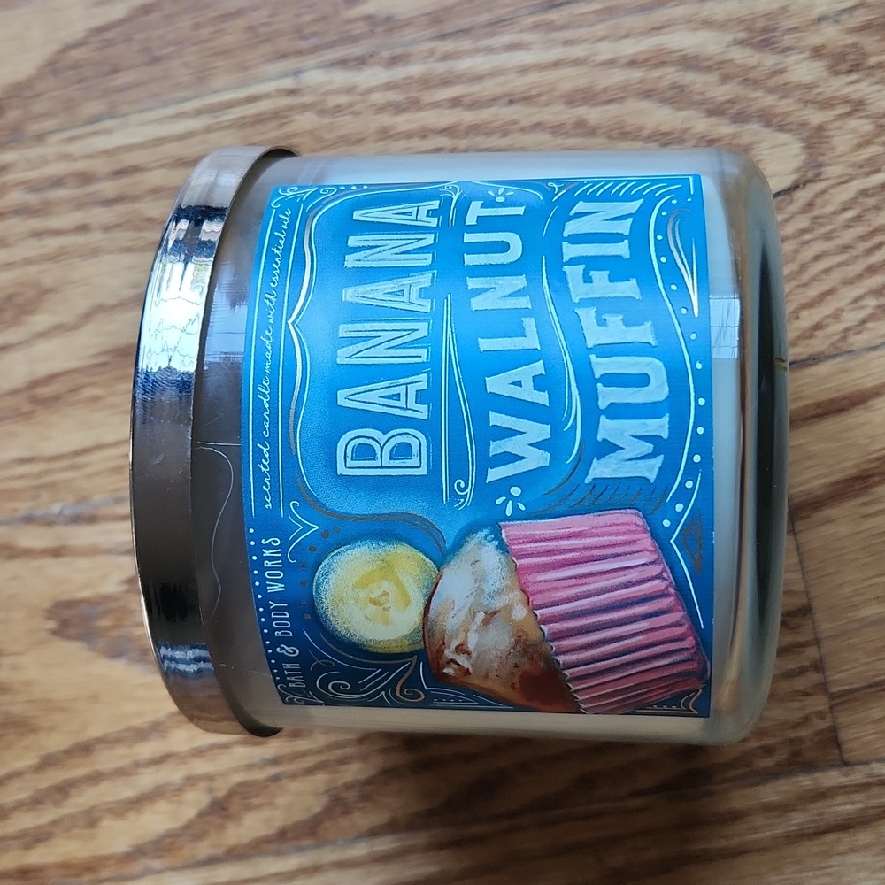 Bath & Body Works 3-wick candle Banana Walnit Muffin